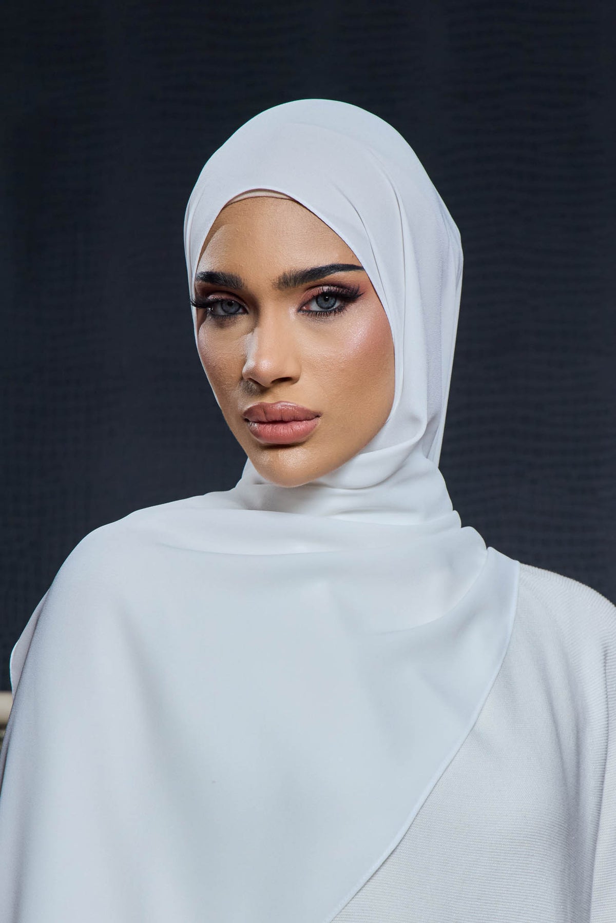 ADARAA PLAIN WHITE